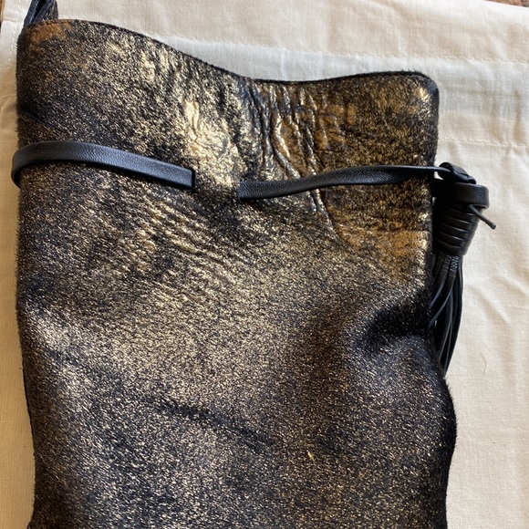 Lanvin Boots new never worn . Gold shimmer, black tassels. - Picture 4 of 14